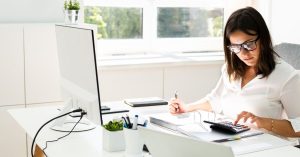 a virtual assistant bookkeeper doing accounting work